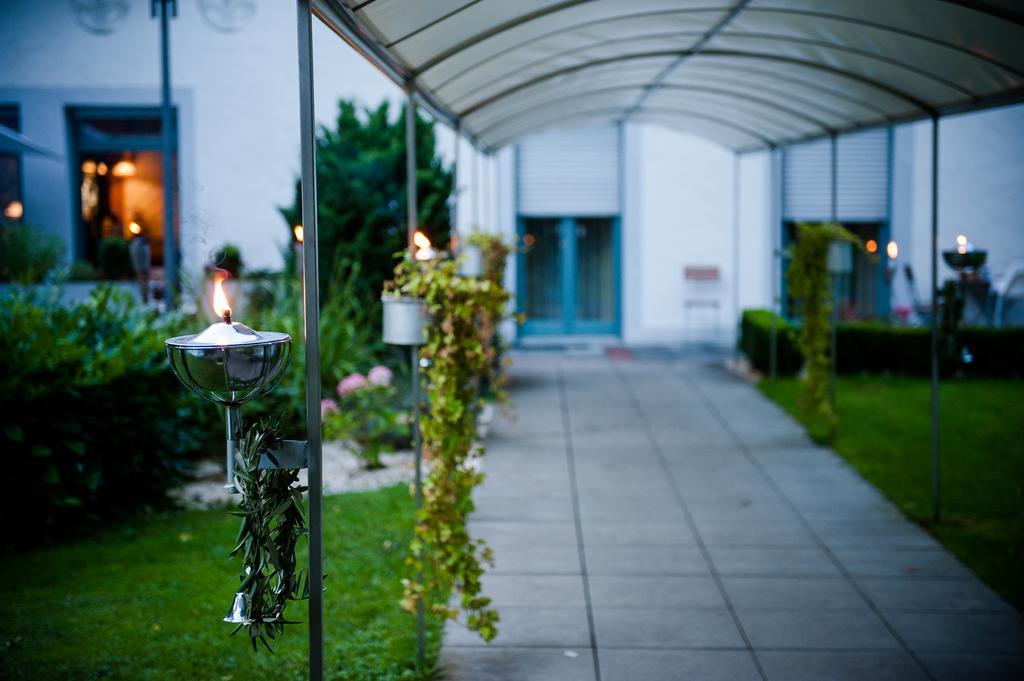 Hotel Am Schloss Illertissen Buitenkant foto