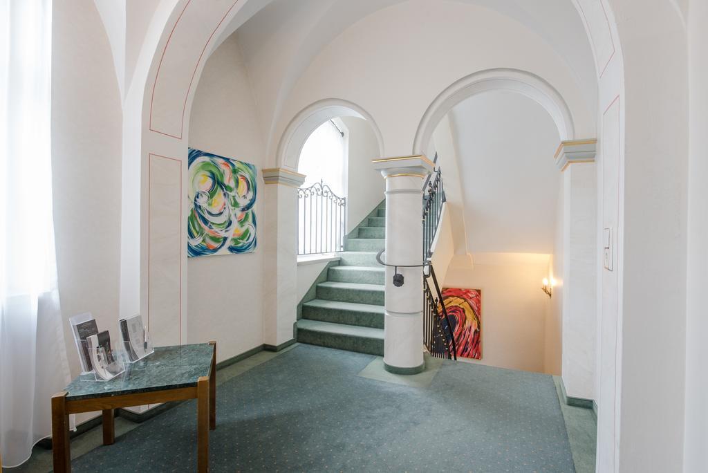 Hotel Am Schloss Illertissen Buitenkant foto