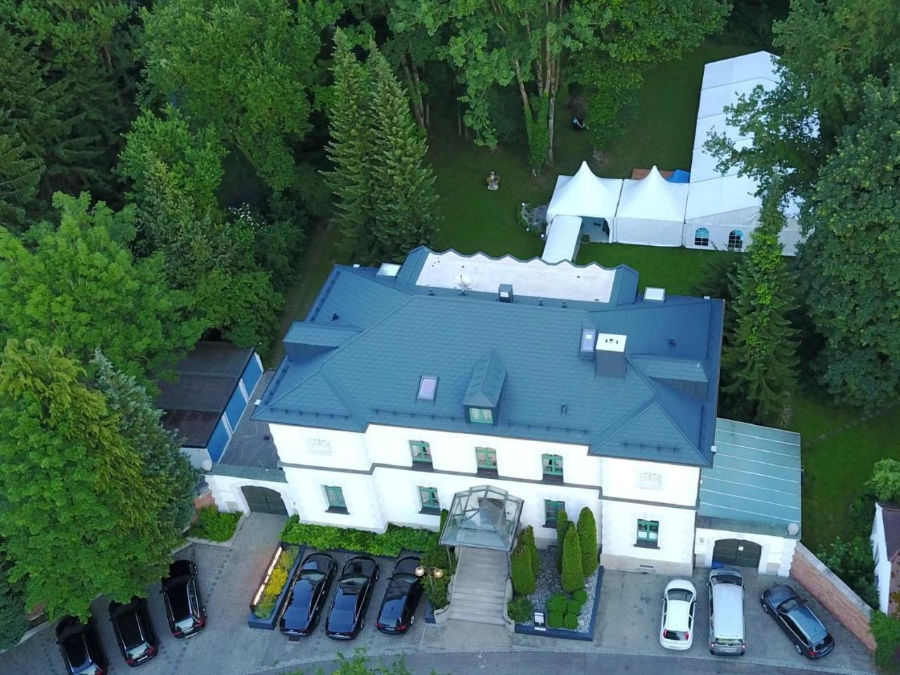 Hotel Am Schloss Illertissen Buitenkant foto